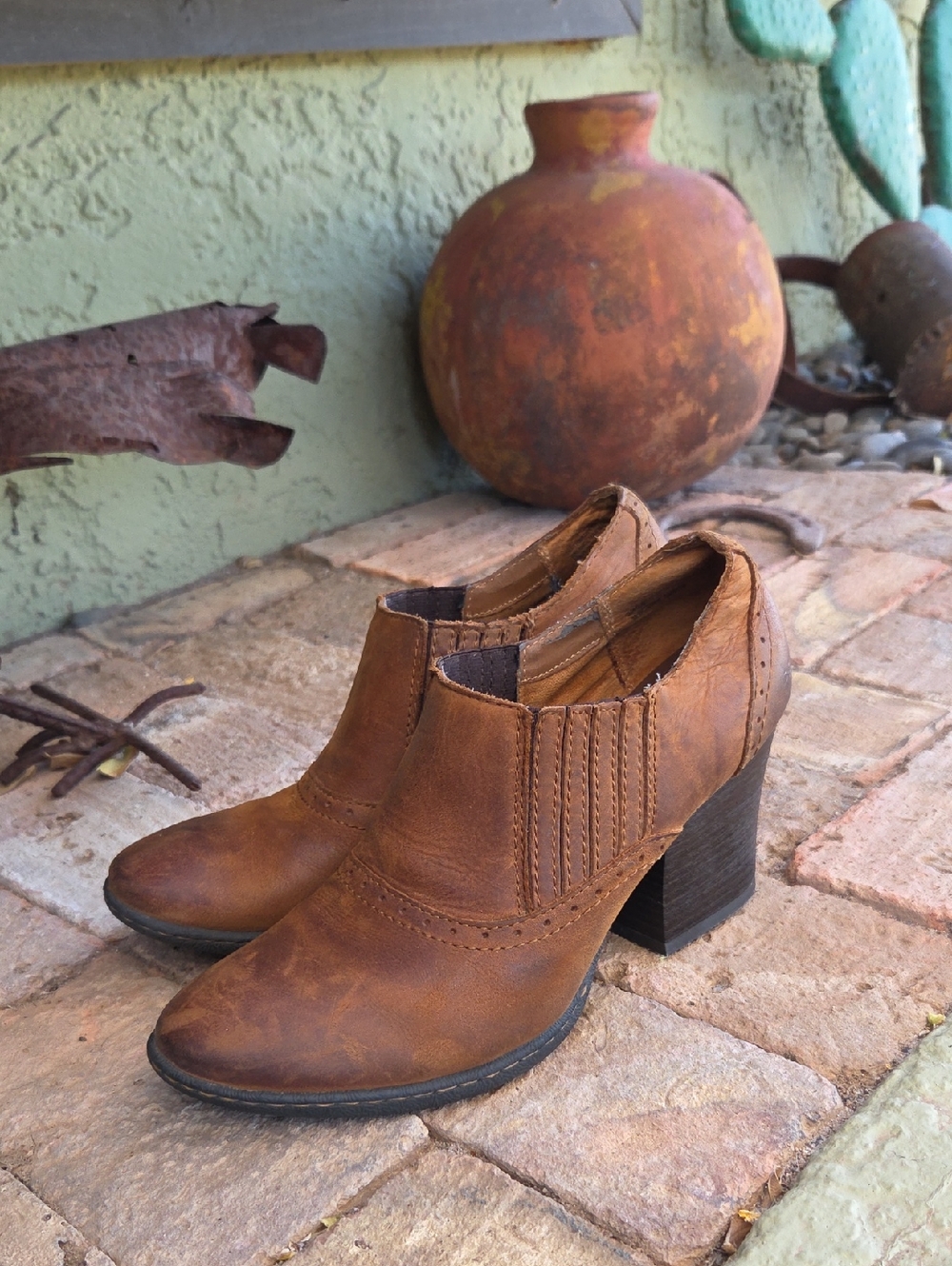 Women’s Tan Leather Chunky Heel Booties Size 8